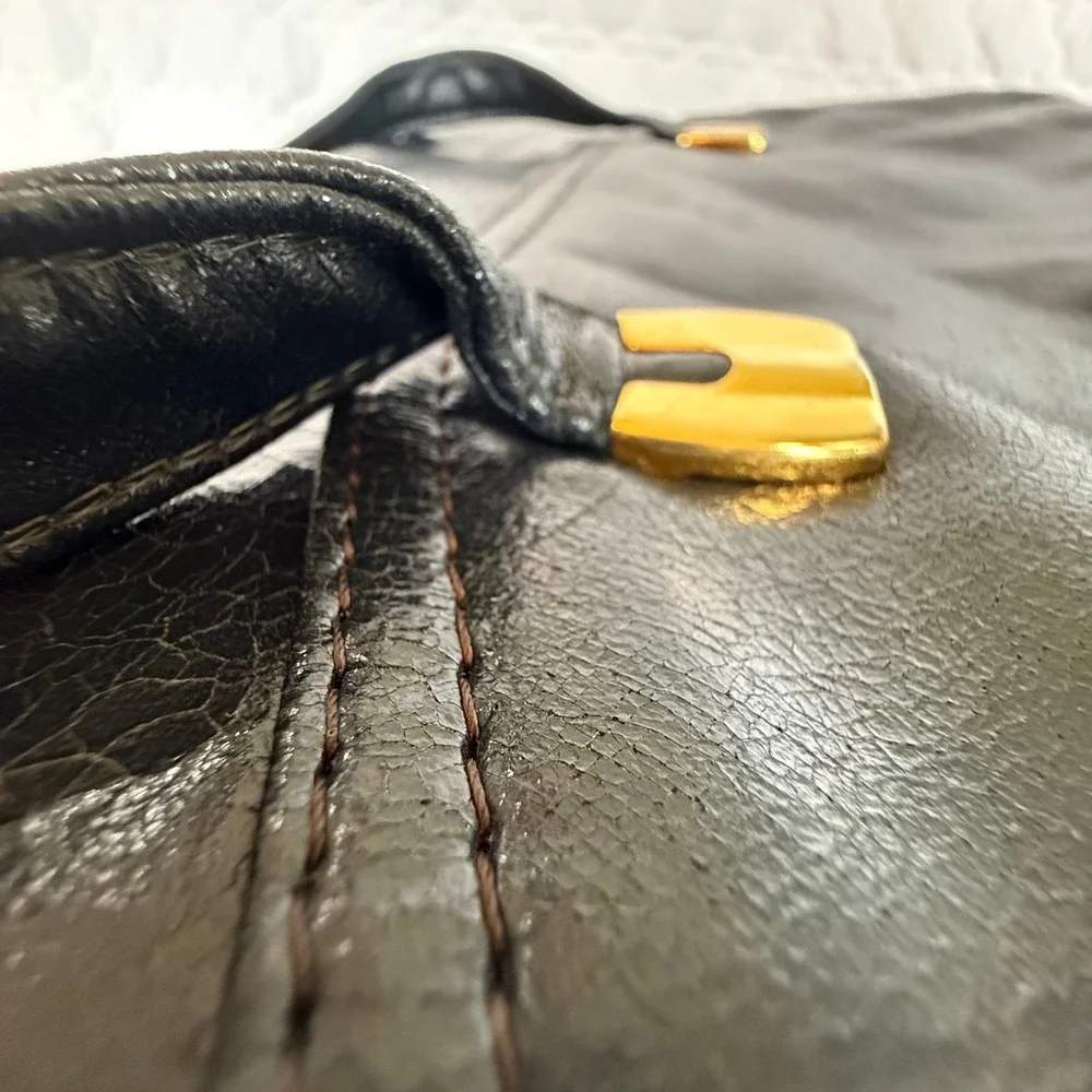 Vintage Black‎ Leather Handbag Triple Compartment Gold Kiss Lock Frame Satchel